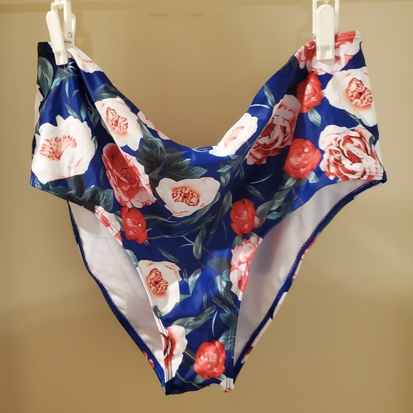 High waisted, plus size, swimsuit, peplum top XXL - Picture 2 of 2